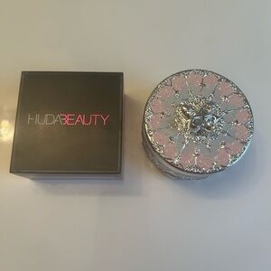 Pink setting powders, gently used